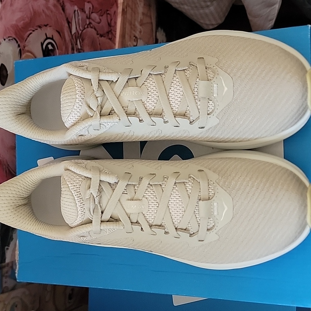 Hoka‎  M Solimar